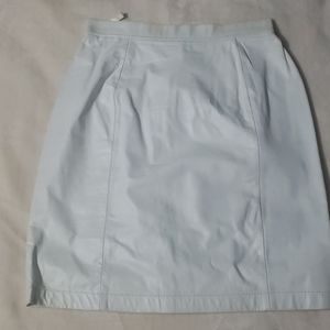 WHITE LEATHER SKIRT